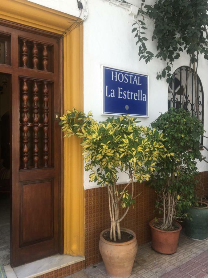 מארבלה Hostal La Estrella מראה חיצוני תמונה